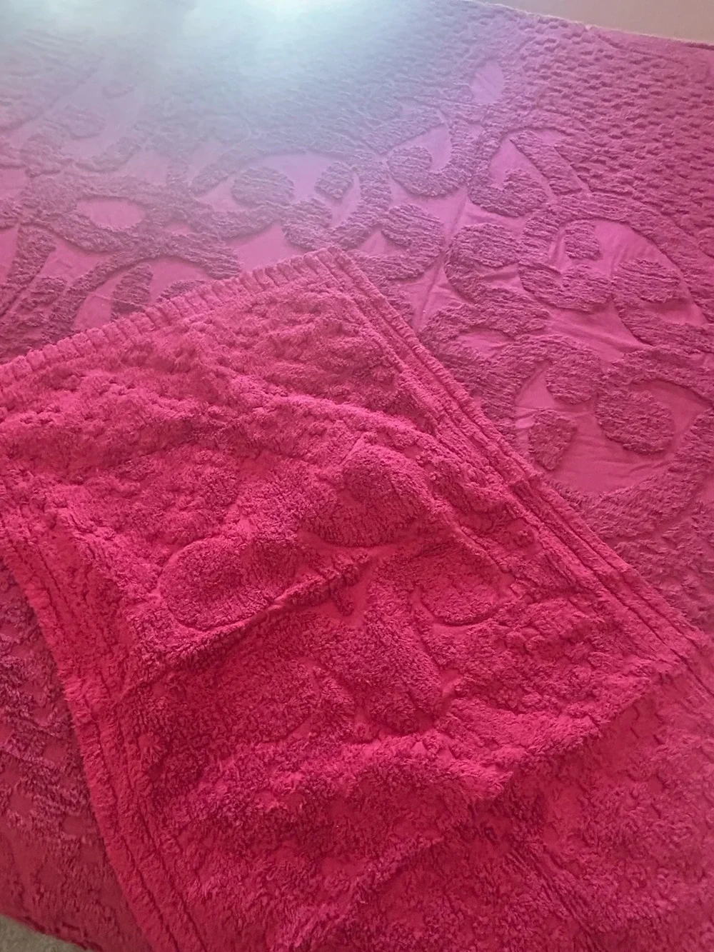 Plush Tufted Chenille Bedspread Set in Deep red BETTER TRENDS